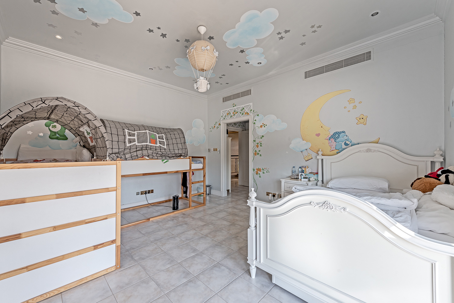 5 Bedrooms Villa in Sector H