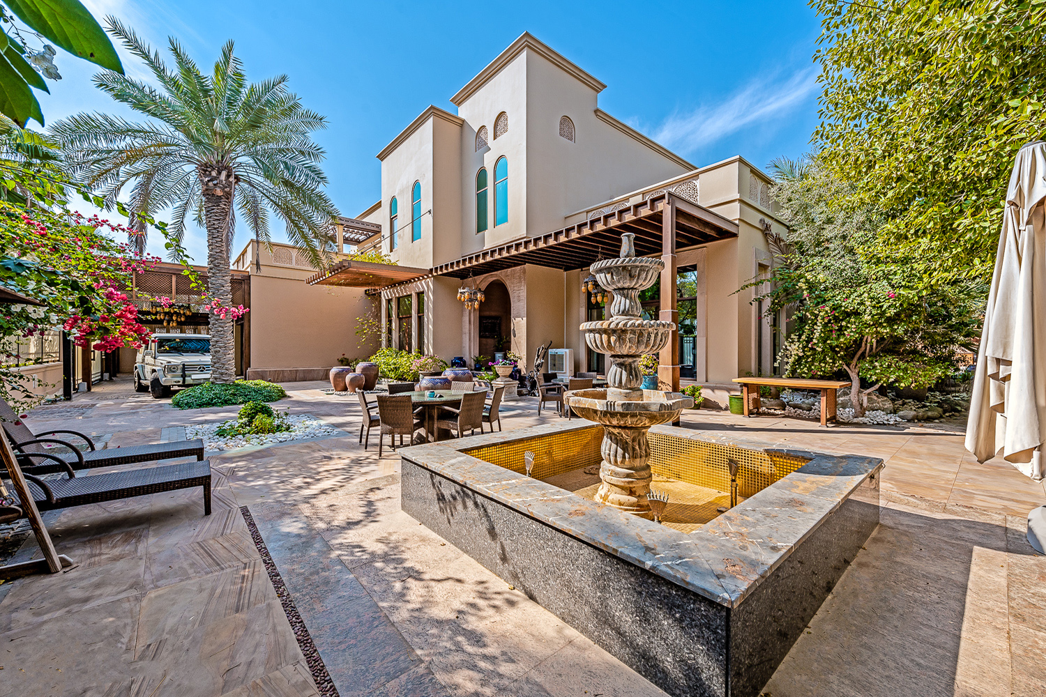 5 Bedrooms Villa in Sector H