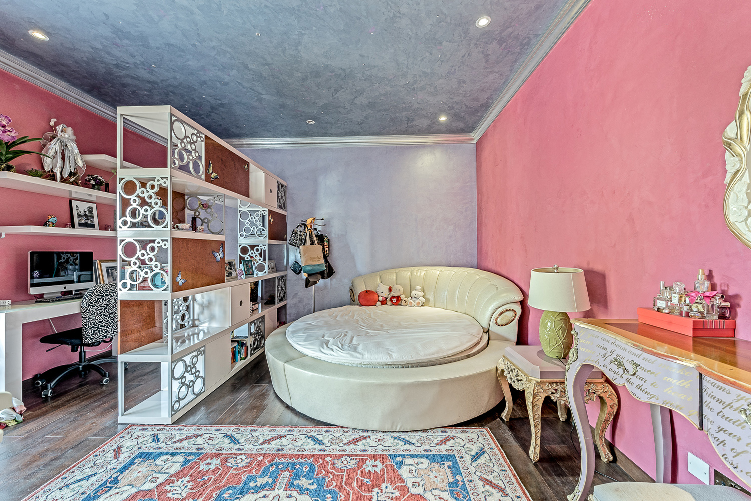 5 Bedrooms Villa in Sector H