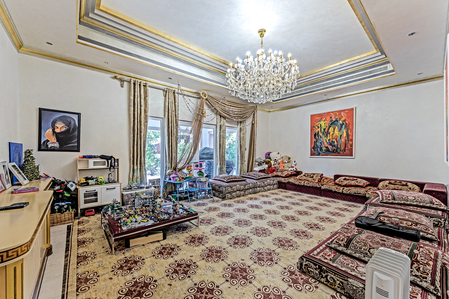 5 Bedrooms Villa in Sector H