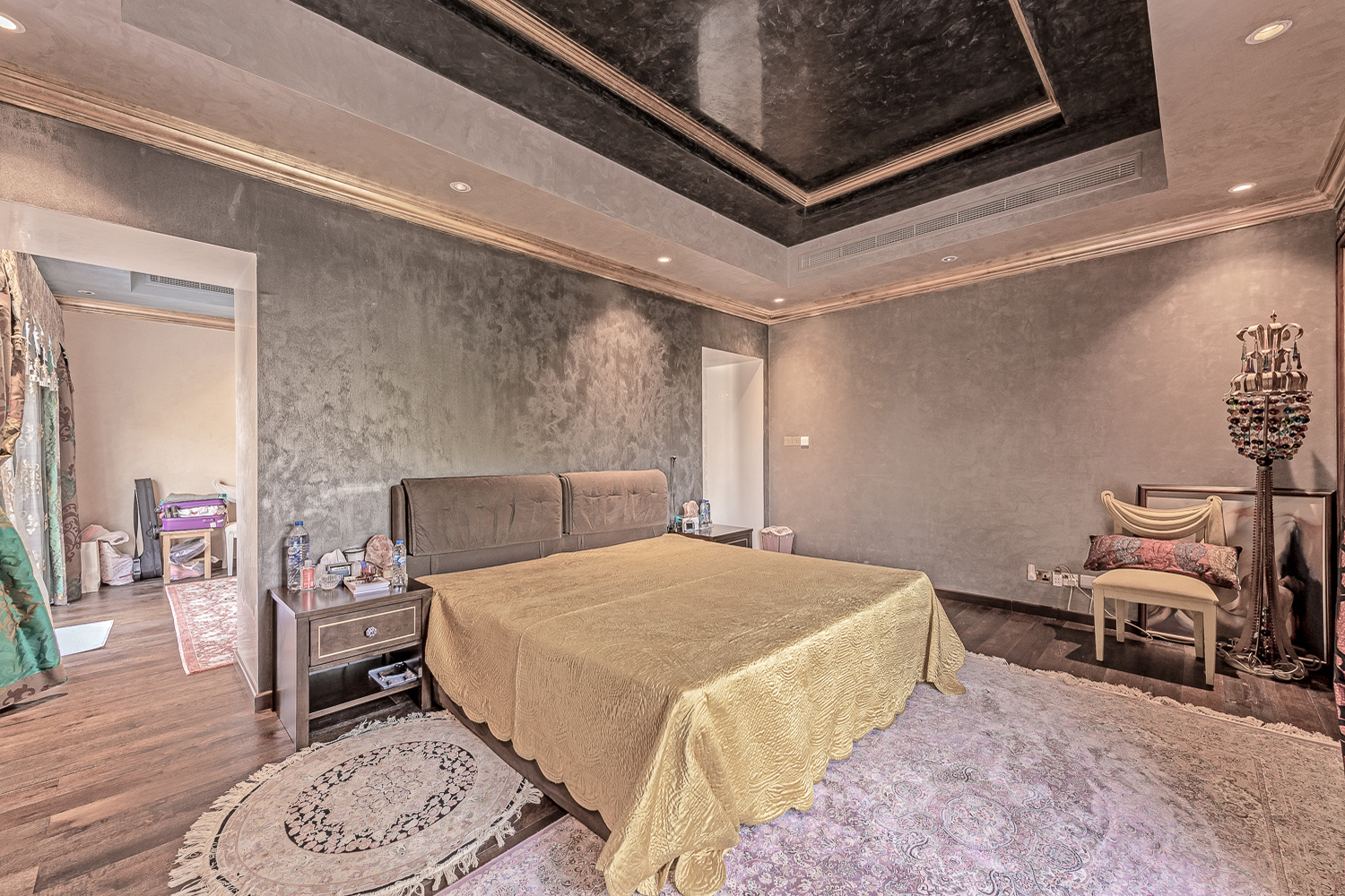 5 Bedrooms Villa in Sector H