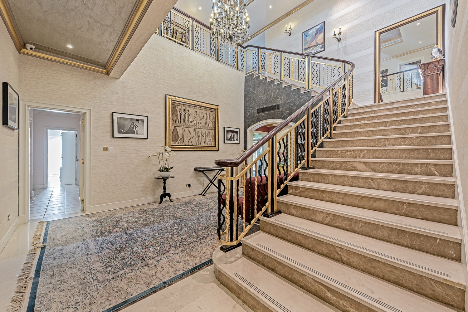 5 Bedrooms Villa in Sector H