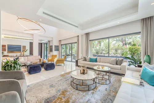 4 Bedrooms Villa in Entertainment Foyer