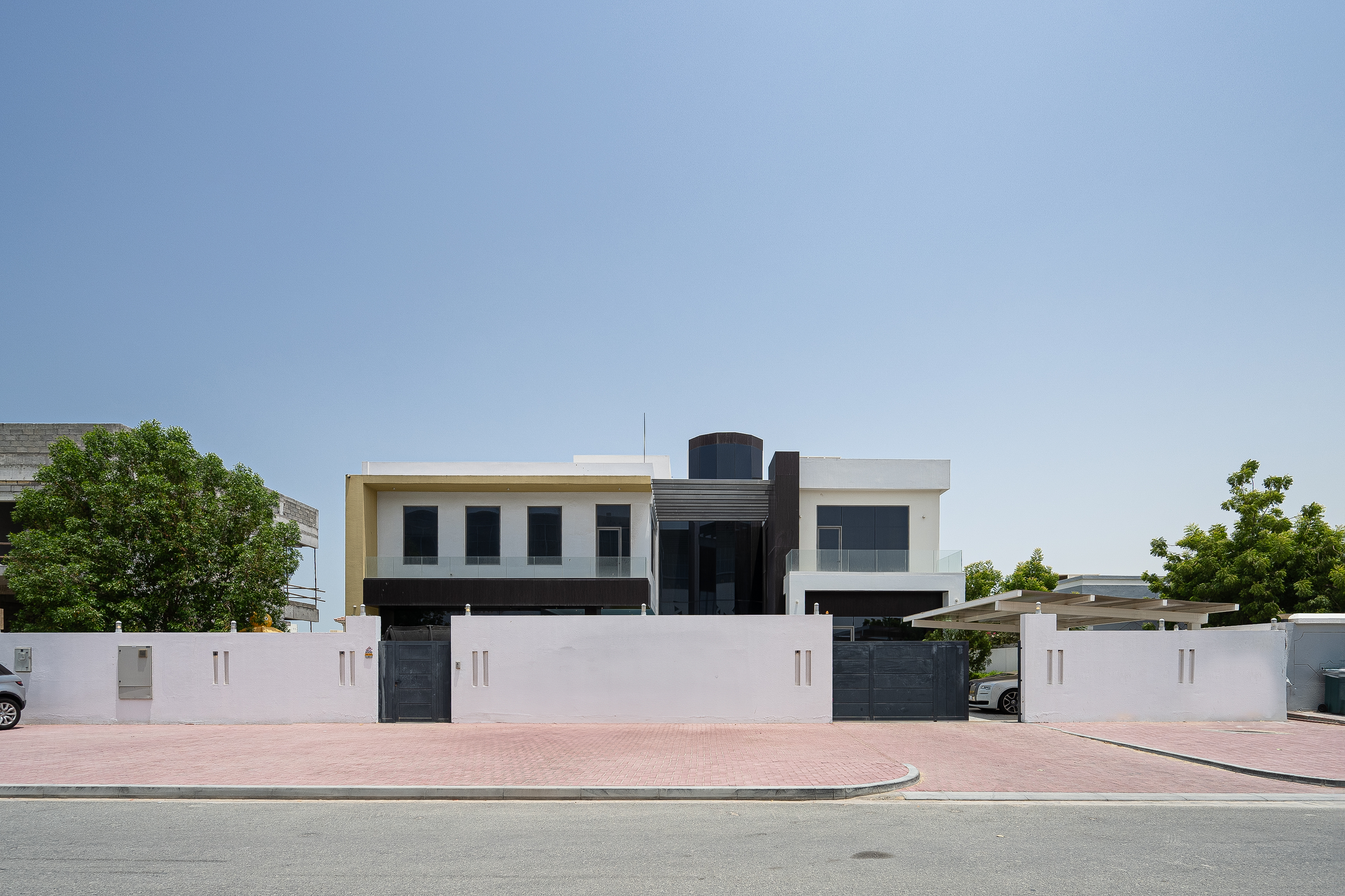 Modern Villa | Spacious | Private Location| Vacant