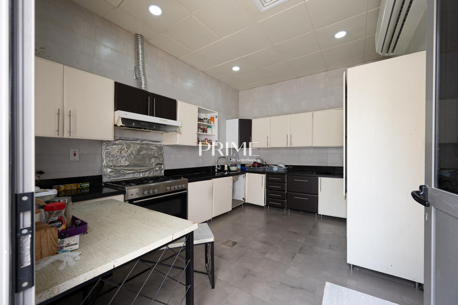 6 Bedrooms Villa in Umm Al Sheif Villas