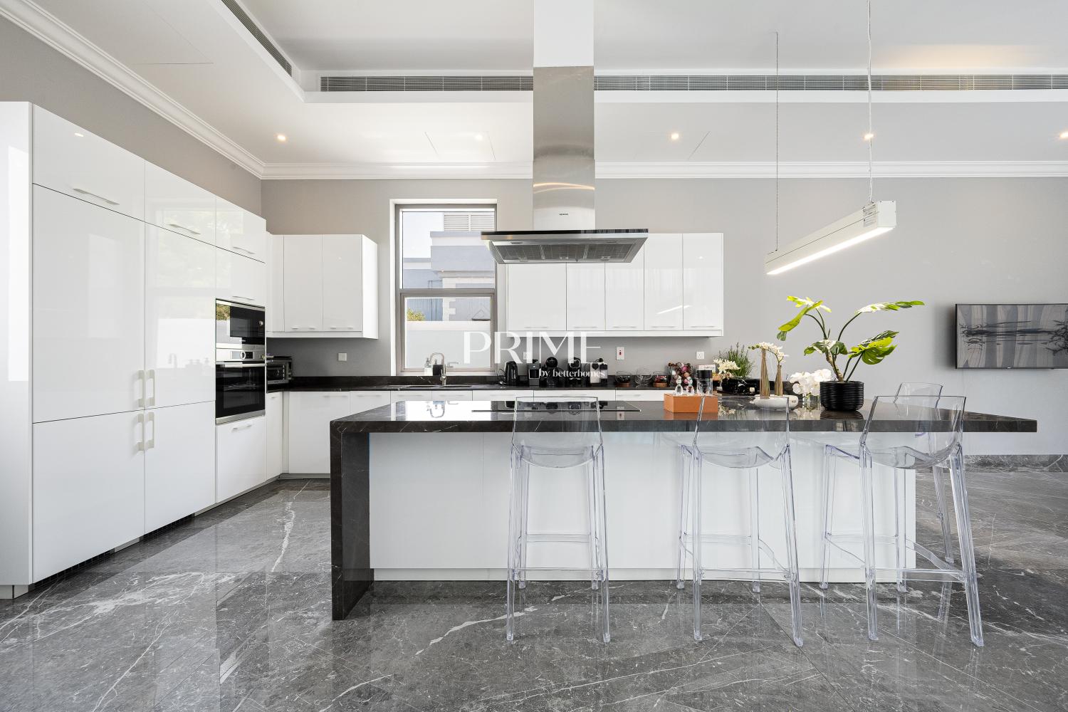 6 Bedrooms Villa in Umm Al Sheif Villas