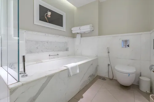 4 Bedrooms Apartment in The Address BLVD Sky Collection