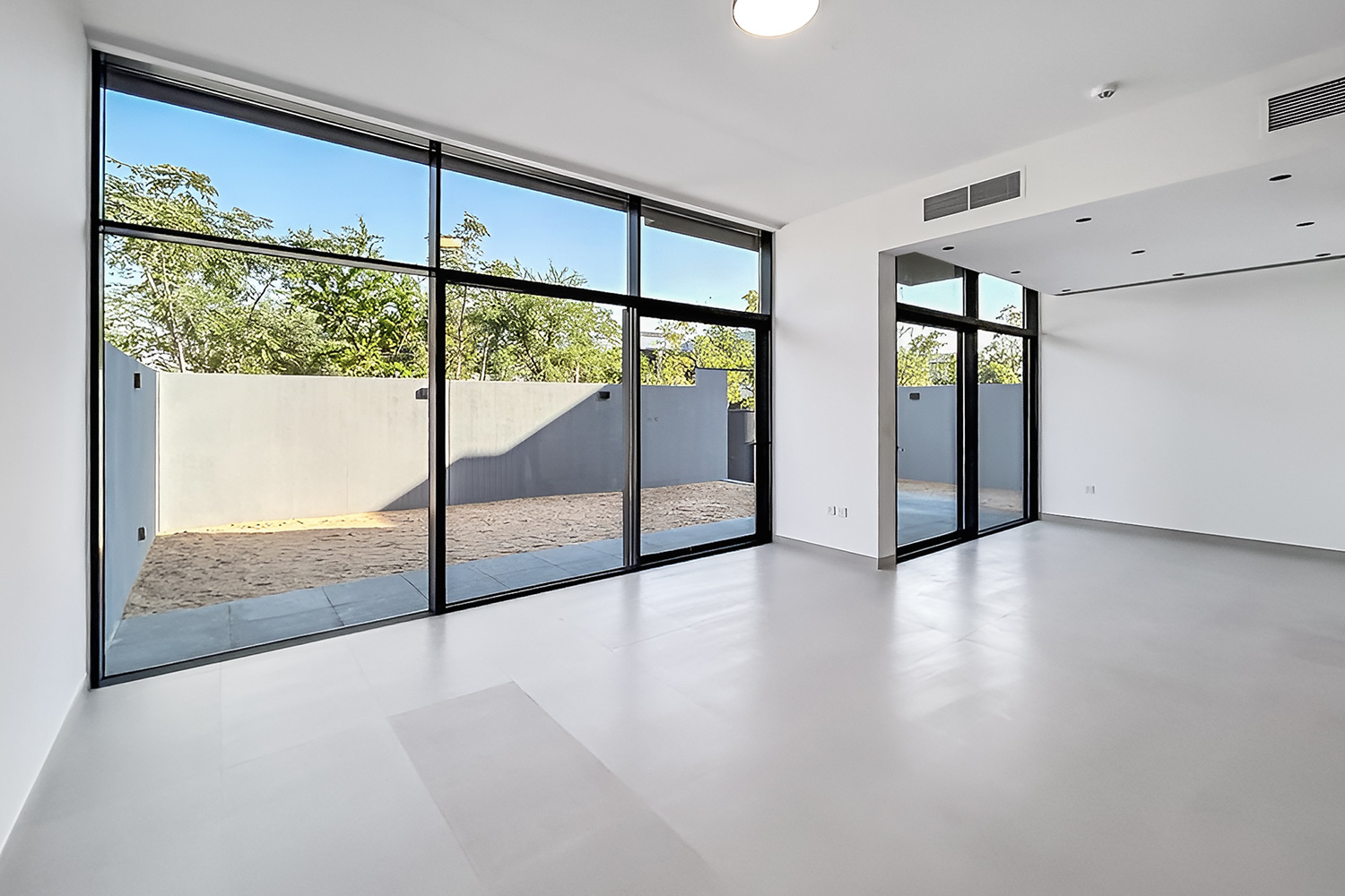 4 Bedrooms Villa in Sendian