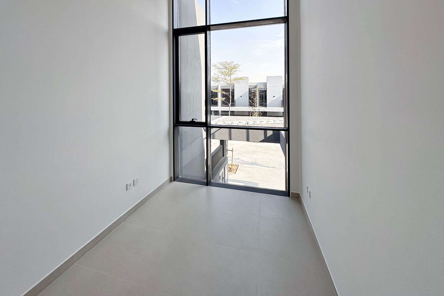 3 Bedrooms Townhouse in Sendian