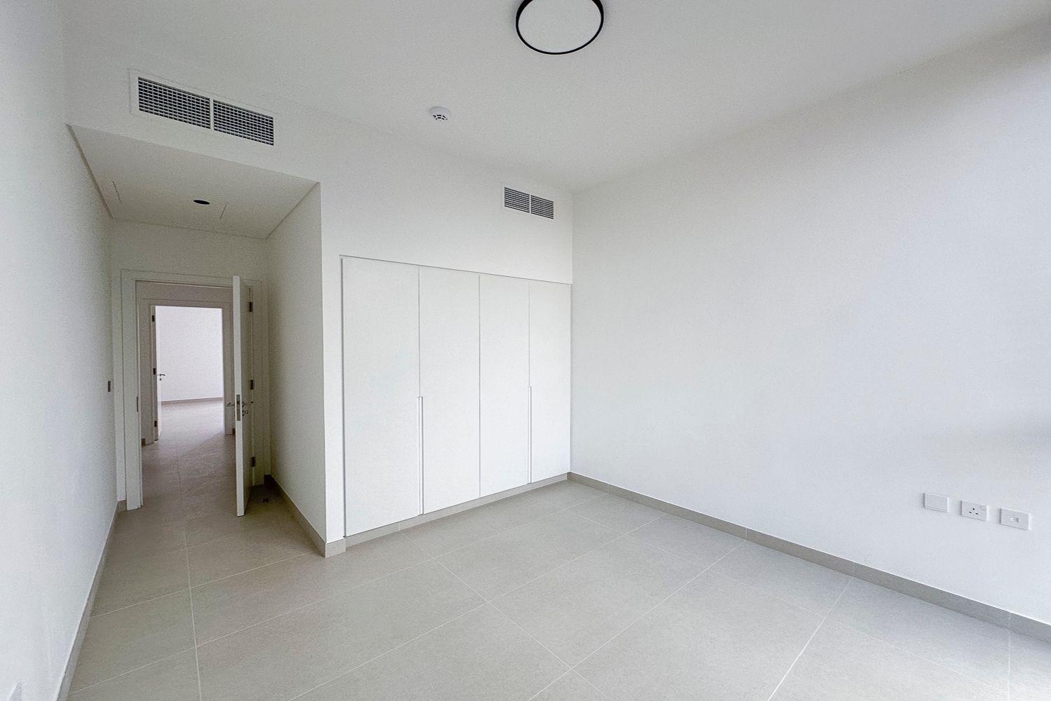 3 Bedrooms Townhouse in Sendian