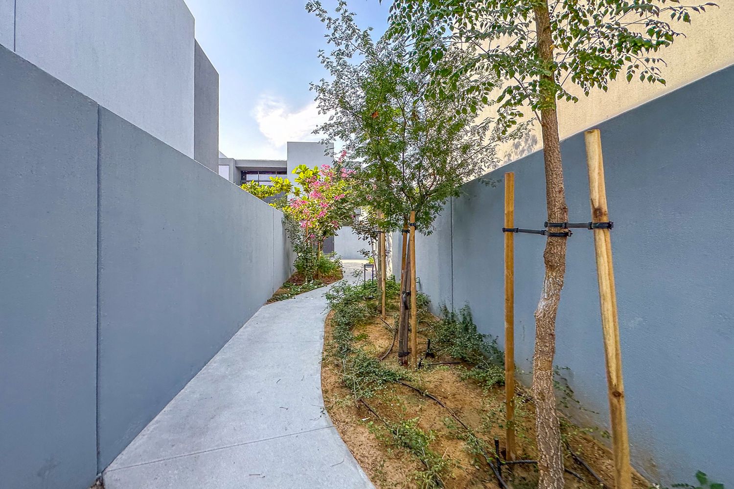 3 Bedrooms Townhouse in Sendian