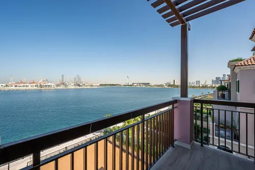 4 Bedrooms Townhouse in Sur La Mer