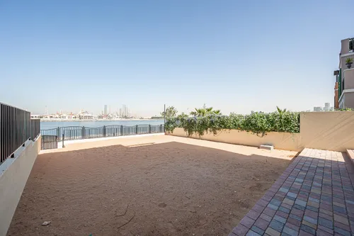 4 Bedrooms Townhouse in Sur La Mer
