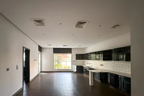 7 Bedrooms Villa in Jumeirah 3 Villas