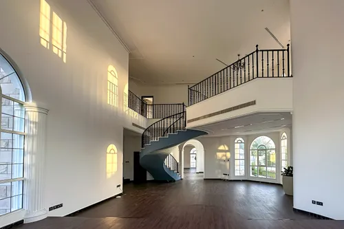 7 Bedrooms Villa in Jumeirah 3 Villas