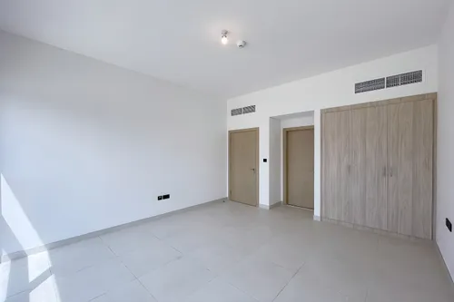 3 Bedrooms Townhouse in Aldhay at Bloom Gardens