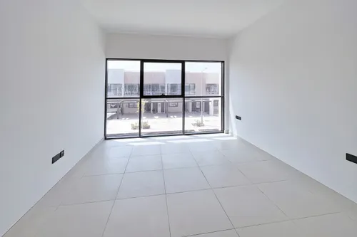 3 Bedrooms Townhouse in Aldhay at Bloom Gardens