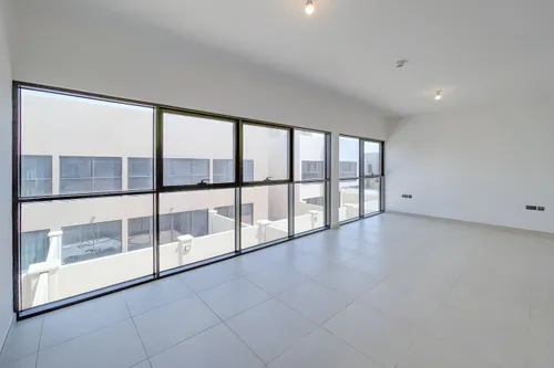 3 Bedrooms Townhouse in Aldhay at Bloom Gardens