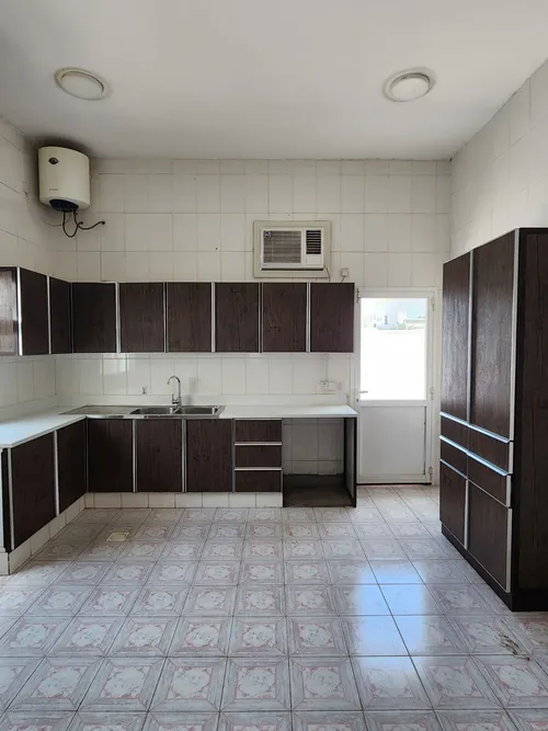 4 Bedrooms Villa in Umm Suqeim 1 Villas