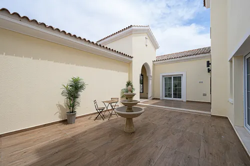 7 Bedrooms Villa in Polo Homes