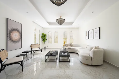 7 Bedrooms Villa in Polo Homes