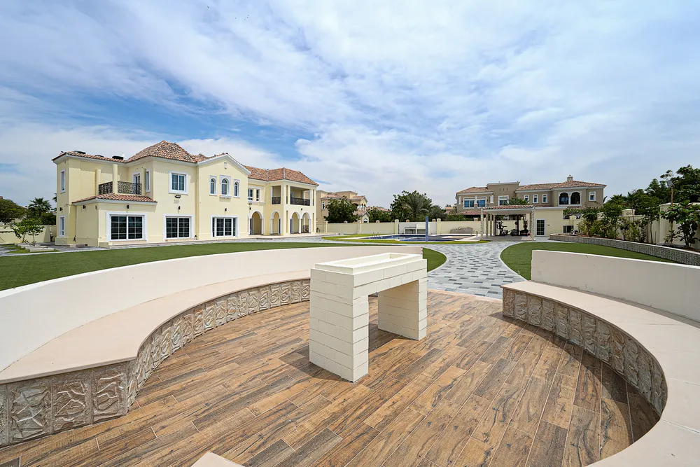 7 Bedrooms Villa in Polo Homes