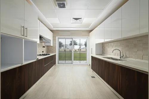 7 Bedrooms Villa in Polo Homes