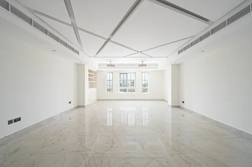 7 Bedrooms Villa in Polo Homes