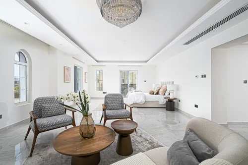 7 Bedrooms Villa in Polo Homes