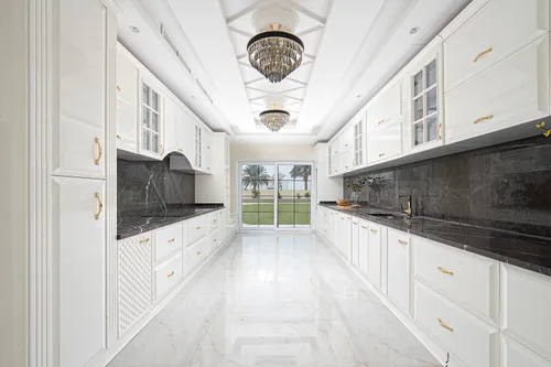 7 Bedrooms Villa in Polo Homes