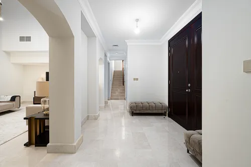 7 Bedrooms Villa in Aseel