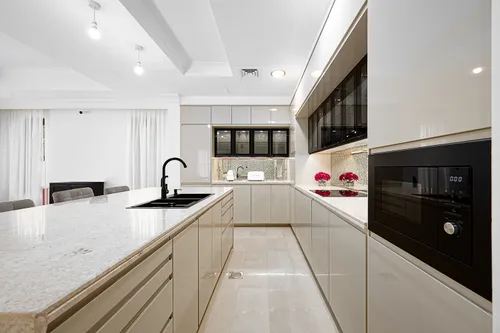 7 Bedrooms Villa in Aseel