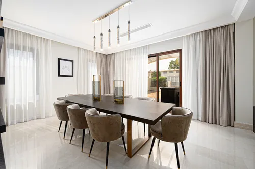 7 Bedrooms Villa in Aseel