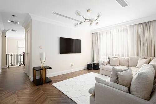 7 Bedrooms Villa in Aseel