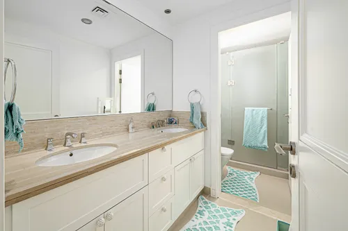 7 Bedrooms Villa in Aseel