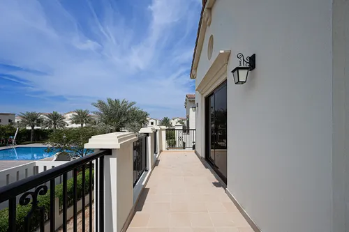 7 Bedrooms Villa in Aseel