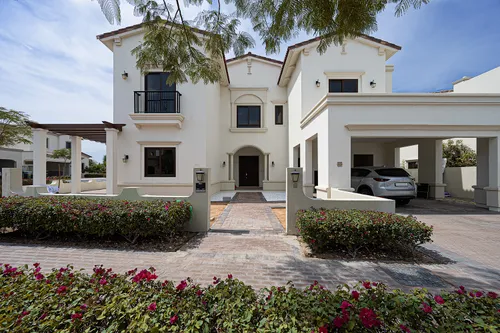 7 Bedrooms Villa in Aseel