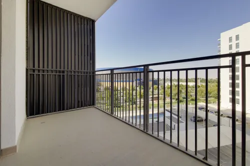 2 Bedrooms Apartment in Waters Edge