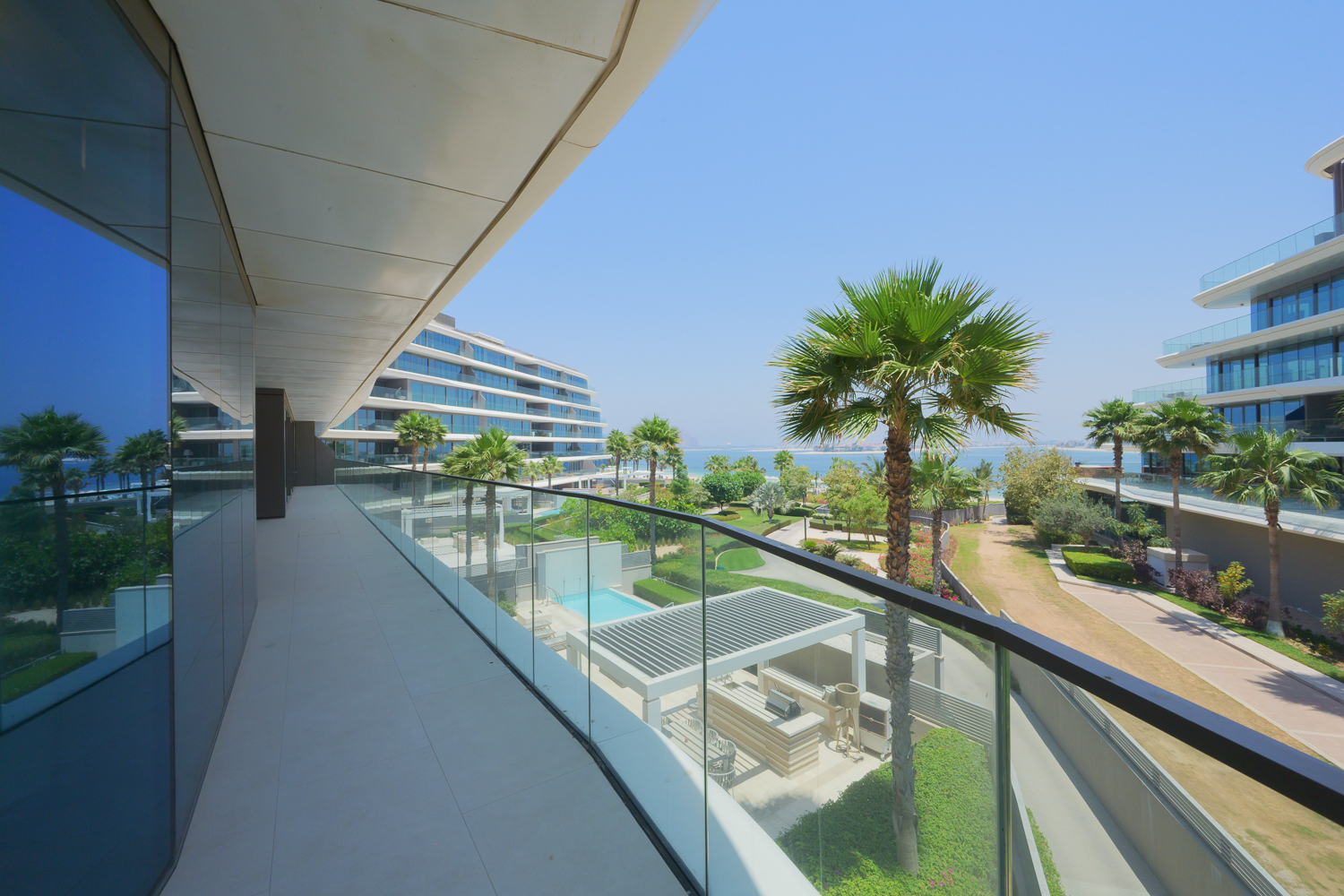 3 Bedrooms Apartment in Mansion 1