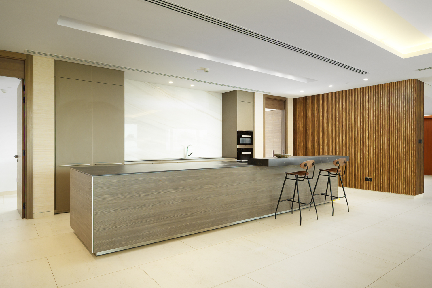 3 Bedrooms Apartment in Mansion 1