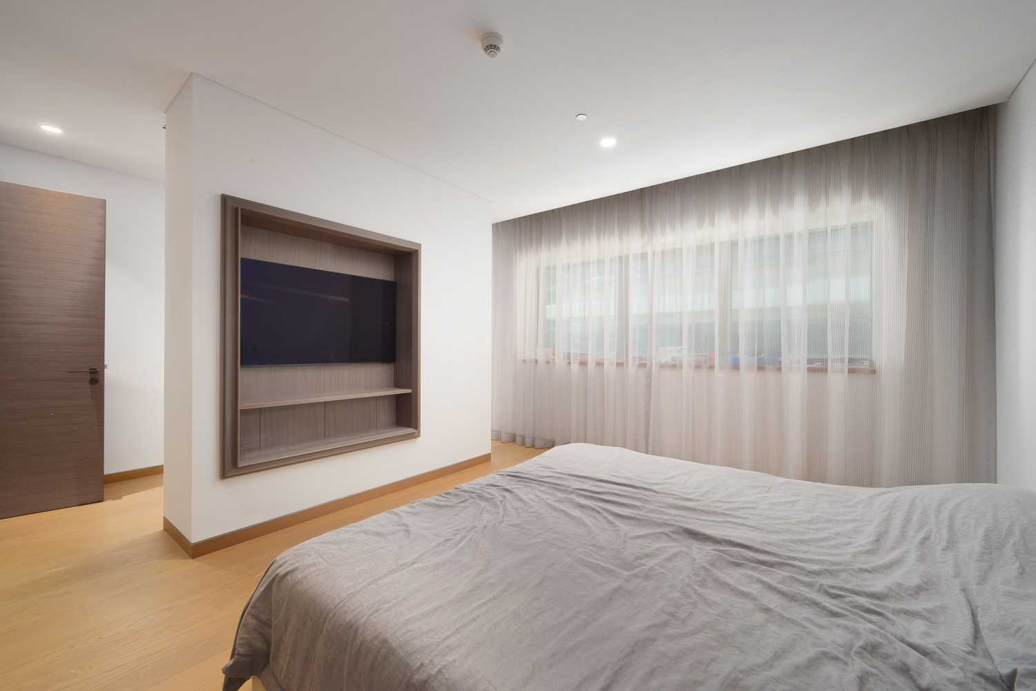 3 Bedrooms Apartment in Mansion 1