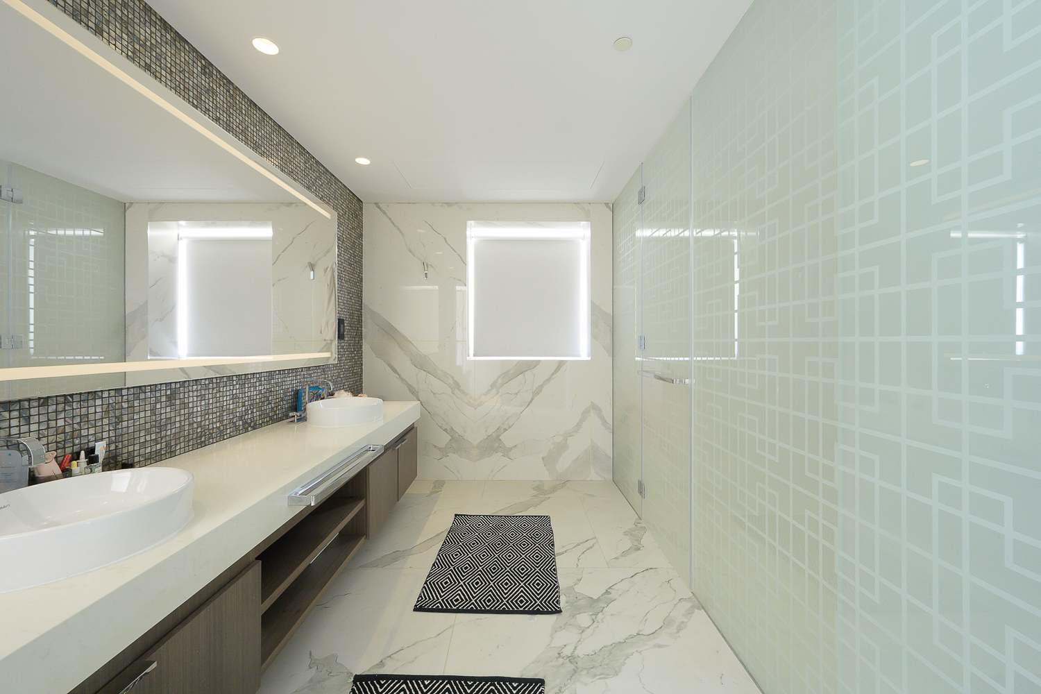3 Bedrooms Apartment in Mansion 1