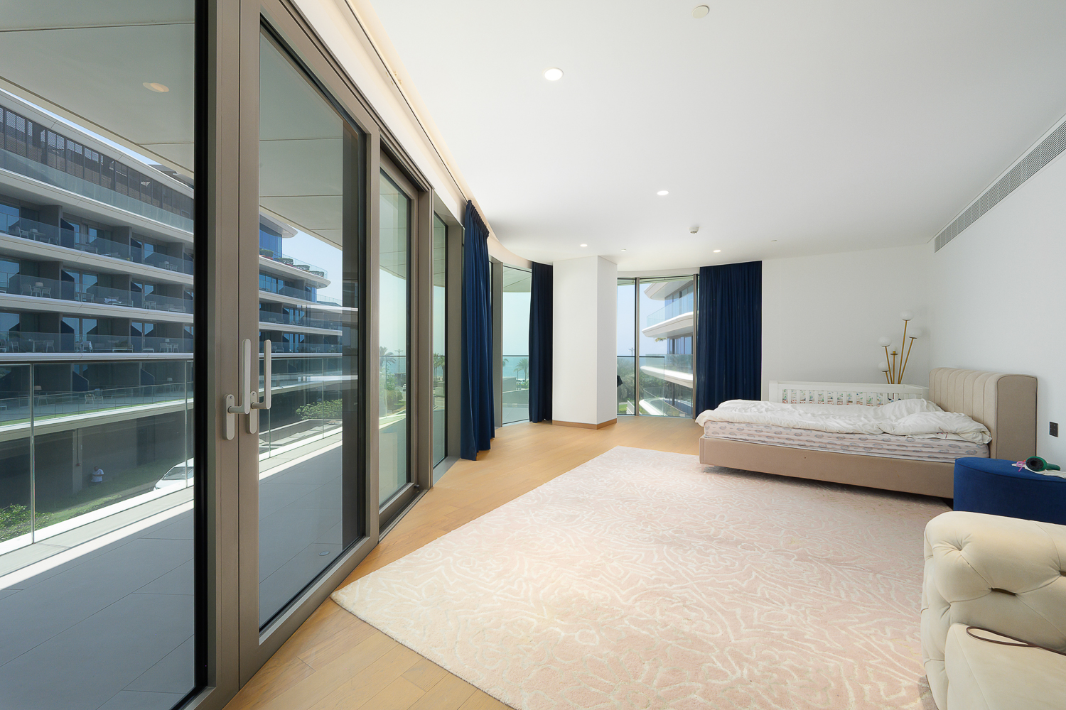 3 Bedrooms Apartment in Mansion 1