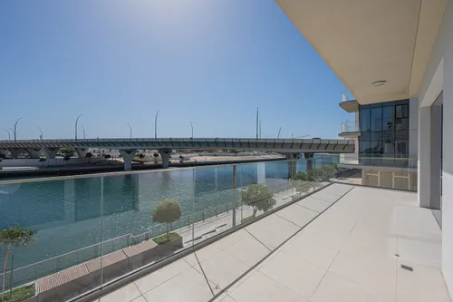 3 Bedrooms Apartment in Canal Front Residence 3