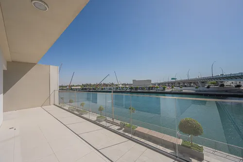 3 Bedrooms Apartment in Canal Front Residence 3