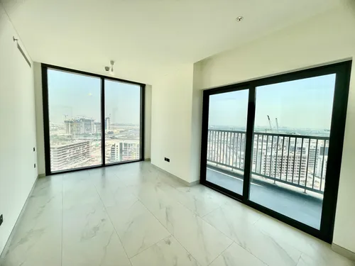 3 Bedrooms Apartment in The Crest Tower A