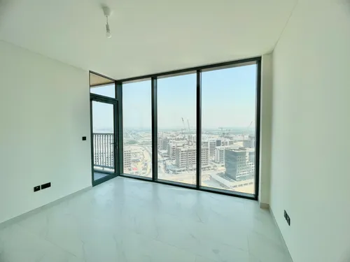 3 Bedrooms Apartment in The Crest Tower A