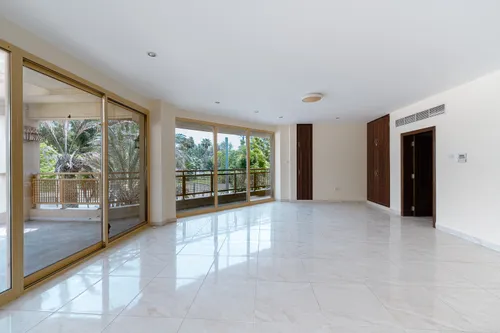 5 Bedrooms Villa in Al Mina Tower