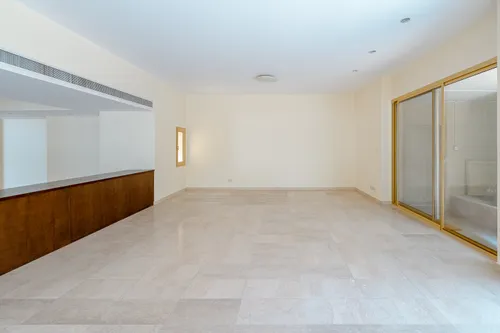 5 Bedrooms Villa in Al Mina Tower