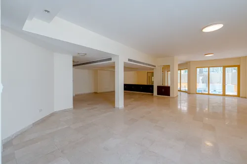 5 Bedrooms Villa in Al Mina Tower